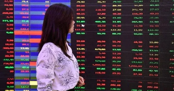 Chứng khoán tuần qua: Thị trường hồi phục phiên cuối tuần, khối ngoại vẫn miệt mài thoát hàng