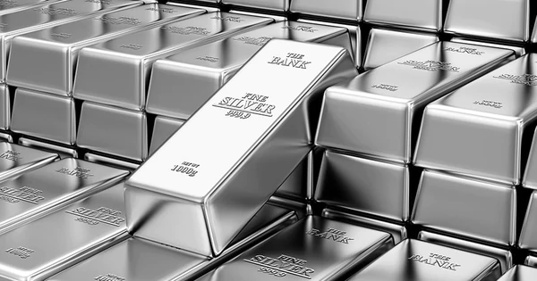 Giá bạc lao dốc, quỹ bạc lớn nhất thế giới tranh thủ "gom" hàng chục tấn