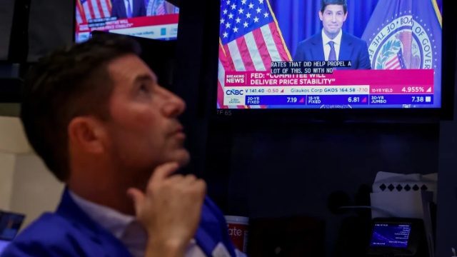 Phố Wall chao đảo sau lời cảnh báo của Chủ tịch Fed, Dow Jones rớt hơn 600 điểm
