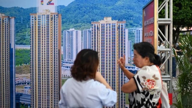 Trung Quốc siết “vòng kim cô” với doanh nghiệp bất động sản