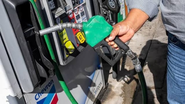 G7 nhất trí xả kho 100 triệu thùng dầu
