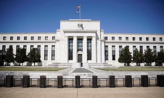 Fed và ECB đối mặt ít áp lực hơn trong quyết định lãi suất tháng 10