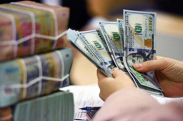 Tuần 05-09/10: USD quốc tế giằng co mạnh, tỷ giá tự do trong nước tăng mạnh