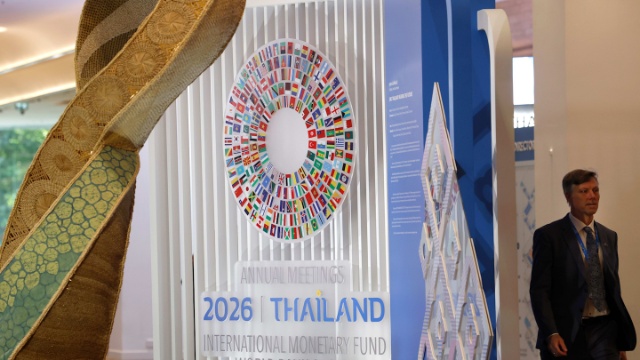 IMF cảnh báo áp lực nợ công toàn cầu, nguy cơ lạm phát và chi phí vay vốn tăng cao