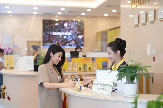 Nam A Bank giảm đồng loạt lãi suất, tung hơn 25,000 tỷ đồng vốn ưu đãi hỗ trợ doanh nghiệp