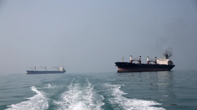 Dầu Brent dao động quanh 109 USD/thùng
