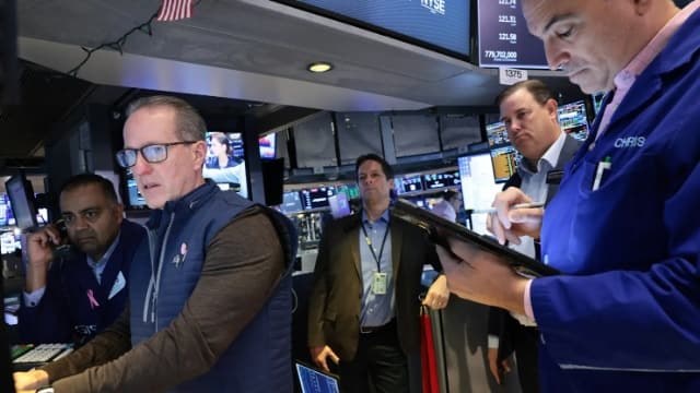Nasdaq Composite giảm 2.6%, mạnh nhất kể từ tháng 6